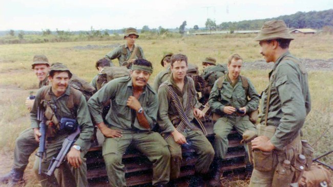 V5 Coy soldiers wait for helicopter at Kangaroo Pad in Nui Dat